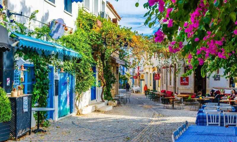 EGE’NİN İNCİLERİ